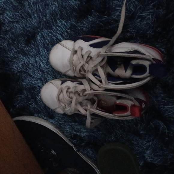 Shoes - Picture 5 of 6